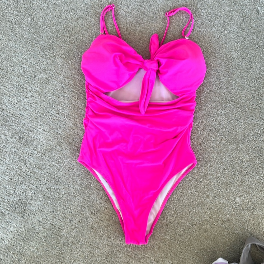 Pink convertible swimsuit. can become strapless